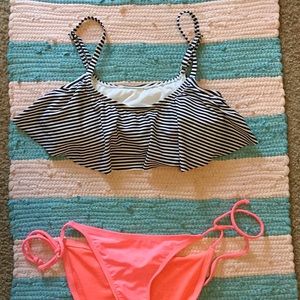 Navy stripped bikini top 👙